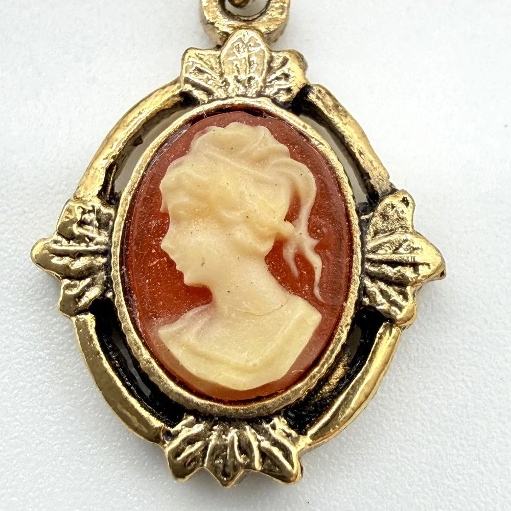 Vintage Gold Tone Cameo Dangle Bar‎ Brooch Pin Victorian Lady Portrait Pendant